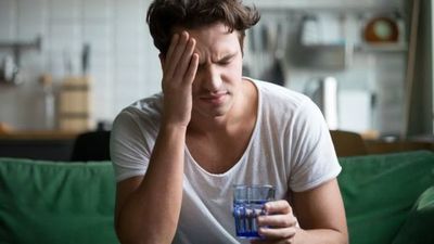 ¿Cerveza y después vino o al revés? El experimento que analiza si el orden en el que tomamos bebidas alcohólicas afecta a la resaca