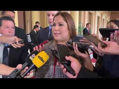 Frente Guasu a favor de investigar gestión de Patricia Samudio al frente de Petropar