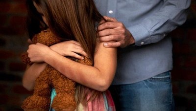 Enjuician y suspenden a jueces que dejaron libre a condenado por abuso sexual de menores