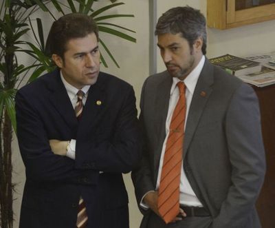 Acta entreguista: Informe del Congreso podría reactivar juicio político de Abdo y Velázquez, según senador