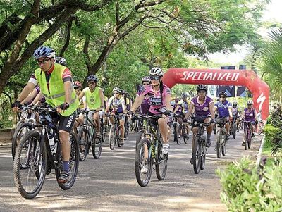En bicicletas contra el cáncer