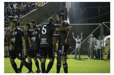 Olimpia vence al Kelito y sigue cómodo líder del Clausura