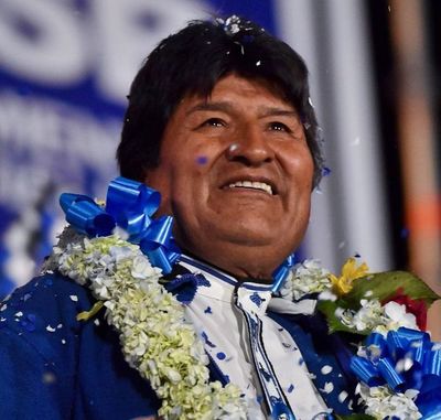 Bolivia reactiva cómputo de votos y Morales cerca de eludir balotaje