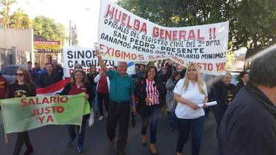 Funcionarios del Registro Civil iniciaron huelga de 30 días