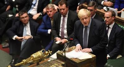 Johnson amenaza con suspender el Brexit si el Legislativo británico no aprueba su plan