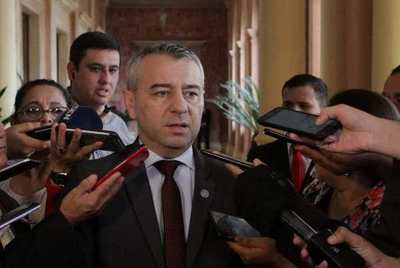 Daniel Centurión: Crisis en la región debe servir de ejemplo y minimiza manifestaciones en Paraguay
