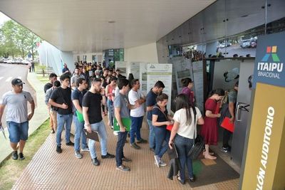Contratados de Itaipú buscan “blanqueo” a través de concurso