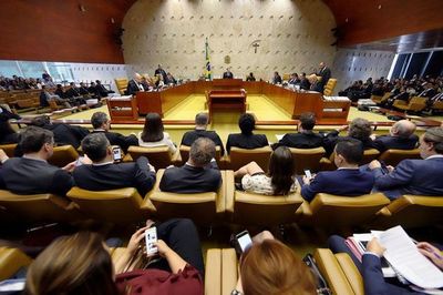 Corte suprema de Brasil juzga recurso que podría liberar a Lula