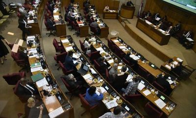 Senado aprueba que solo empresas dedicadas a finanzas puedan pedir datos a Informconf