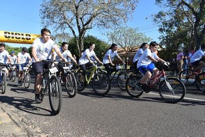 Paseo ciclístico saludable en Ayolas