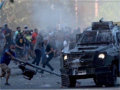 Ejército de Chile levanta toques de queda en varias zonas del país