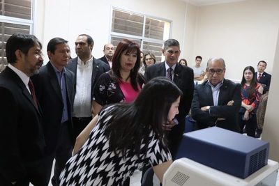 Instituto de Investigaciones de la UNA inauguró nuevos equipos tecnológicos