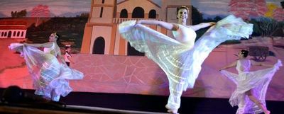 La noche de danzas en Guarambaré