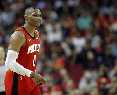 Westbrook gana primer duelo a Paul
