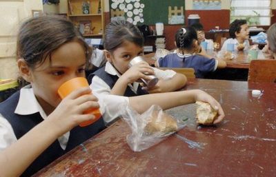 No convocaron a proveedores y arriesgan merienda escolar en 73 municipios