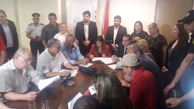 Gobierno llega a un acuerdo con guardiacárceles y funcionarios del Registro Civil