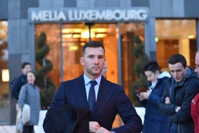 Acusan a Shevchenko de mezclar política y fútbol