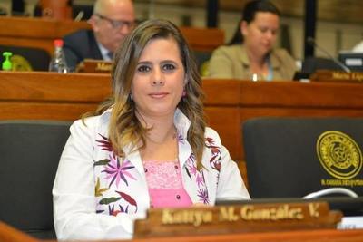 Se ocultan datos del presupuesto del Parlasur, según Kattya González, quien aseguró que el colegiado debe desaparecer