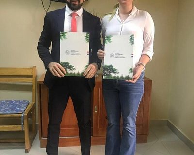 Firman convenio que convertirá el lago Yrendy en un atractivo turístico.
