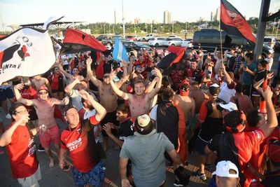 Marea santafesina: Más de 32.000 argentinos acaparan Asunción