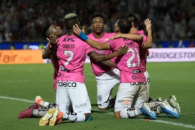 Independiente del Valle se consagra campeón de la Sudamericana en la Nueva Olla