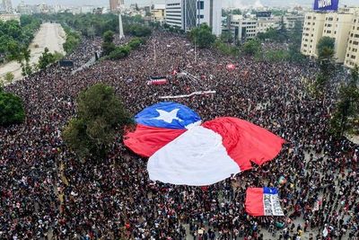 Manifestaciones en Chile no cesan, Piñera promete acelerar reformas