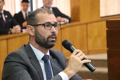Pablo Seitz: “Suspendimos proceso licitatorio porque estamos en puertas del santo grial de la voluntad popular”