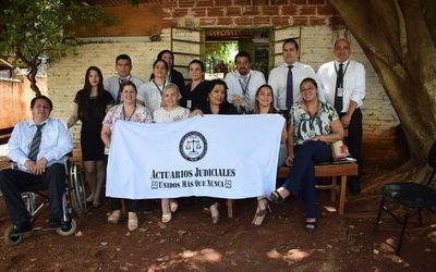 Funcionarios judiciales comienzan huelga en todo el país