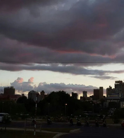 Anuncian martes caluroso con probabilidades de tormentas eléctricas