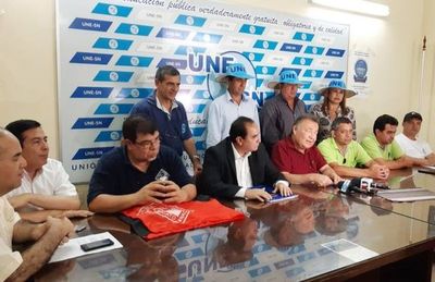 Docentes se movilizan por el aumento salarial
