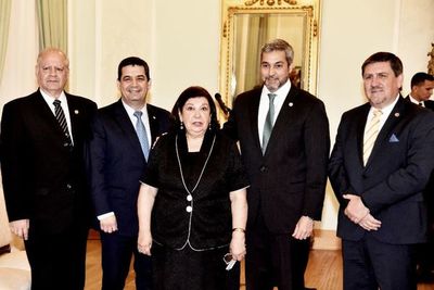 Maribel Barreto recibe Premio Nacional de Literatura 2019