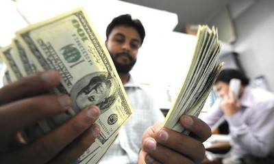 Cambistas sostienen que restricción para exportar dólares afecta la economía