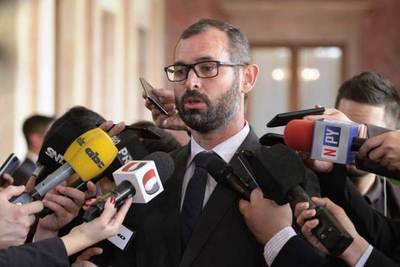 Día D. Contrataciones decide hoy si continúa licitación de máquinas de votación