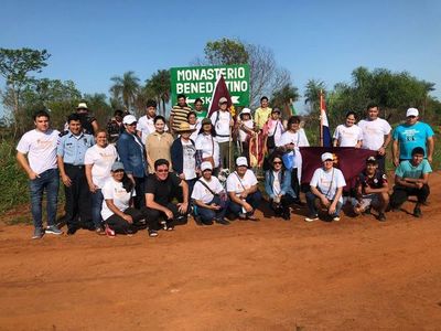 Peregrinan en homenaje a “la familia y el medio ambiente”