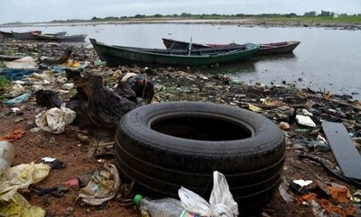 Playa de Itá Enramada se vuelve un gran vertedero