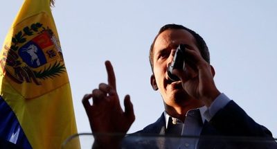 Fuerzas de seguridad de Venezuela irrumpen en la sede del partido de Guaidó