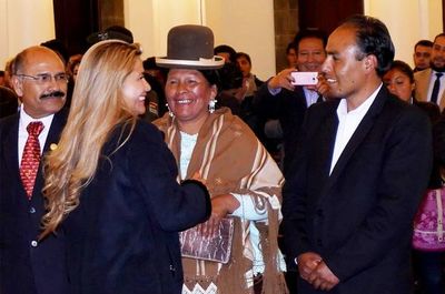 Áñez advierte a Evo que si vuelve a Bolivia deberá enfrentar la justicia