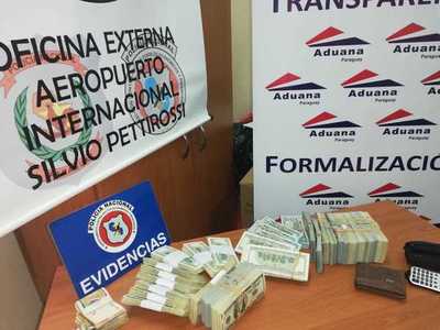 Detienen a un hombre que intentaba salir del país con dinero sin declarar