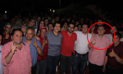 Cónsul “hurrero” vuelve a violar la ley al participar de acto político