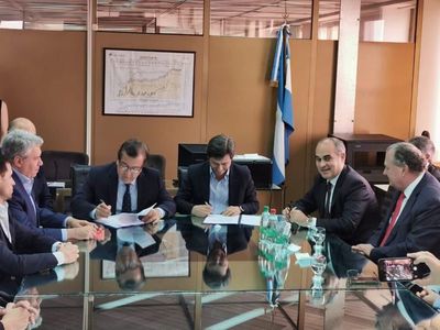 Firman contratos para iniciar las obras civiles de Aña Cuá