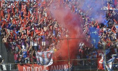 Multas por el humo en el superclásico