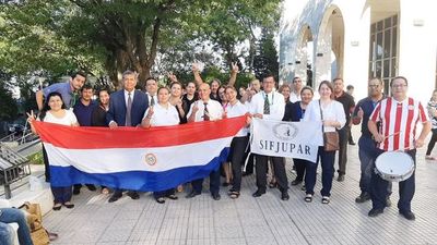 Funcionarios judiciales levantan huelga tras dos semanas