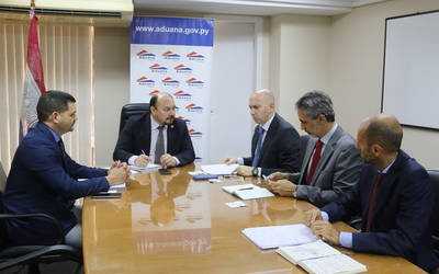 Aduanas recibió visita del embajador de la Unión Europea
