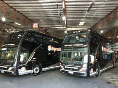 Sector privado presenta al Gobierno modernos buses para larga distancia