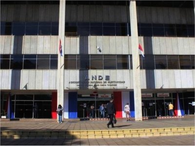 Un lector de medidor de la ANDE gana casi G. 12 millones por mes