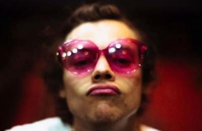 Harry Styles revela las drogas que consumió para inspirarse y componer su nuevo disco