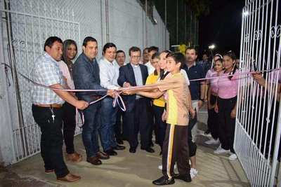Inauguran pista deportiva y lumínica en la Escuela y Colegio Diocesano Misionero