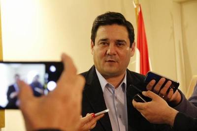 Buzarquis: Paraguayo Cubas debe volver en la próxima sesión porque expulsión es nula