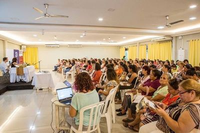 Mujeres organizadas debaten sobre modelo de desarrollo económico