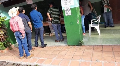En San Carlos del Apa votan para elegir nuevo intendente. Luis Aníbal Schupp compite ahora por la Democracia Cristiana